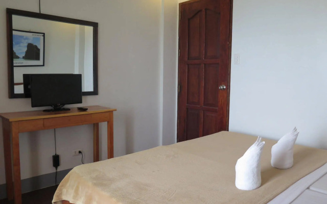 Dayunan El Nido Tourist Inn