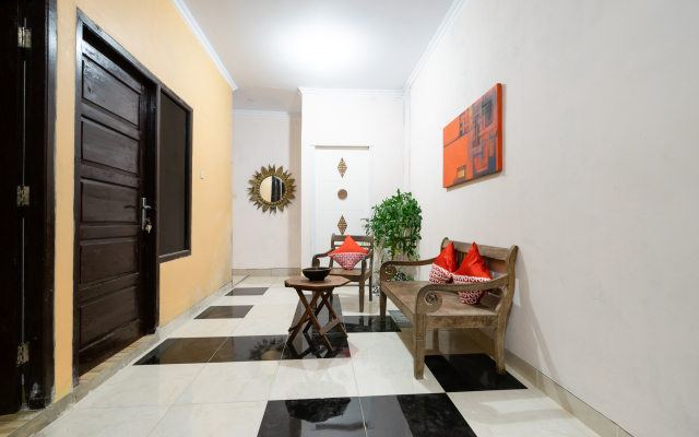 Super OYO 2285 Art Guest House Syariah