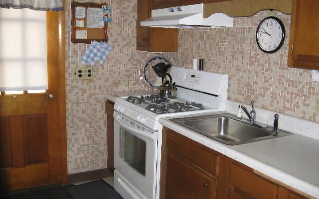 41 Patterson - 2 Bedroom House