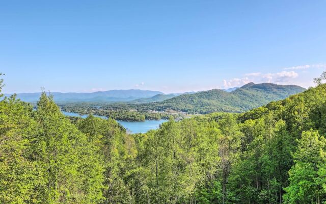 Hiawassee Getaway w/ Deck, Mountain & Lake Views!