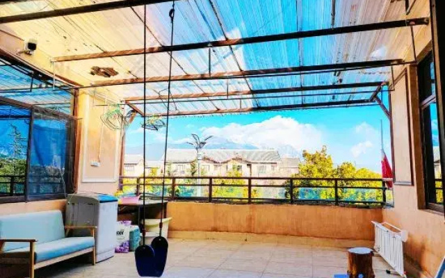 FengZhiFengSu Snow Mountain Scenic Hotel