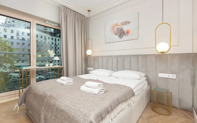 Mennica Azurite by Renters Prestige