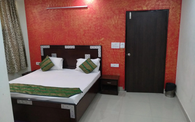 Hotel Royal Holidays – Guest Rooms – Delhi
