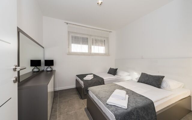 Villa Magnifica Apartments with pool