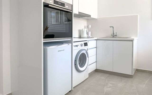 Phaedrus Living: Limnaria Luxury Flat Ivy 121