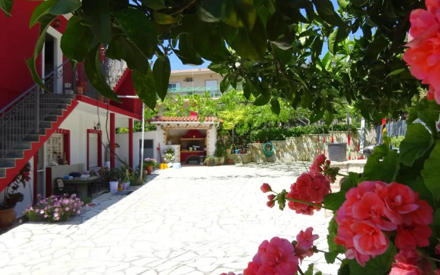 Studios Ristas Kostas