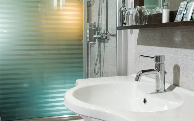 The Honest Budapest by Chic & Basic