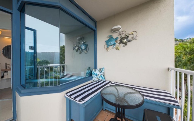 ☆Airliedise☆HOT TUB suite☆5min walk 2 Port of Airlie/Ferry terminal☆WiFi☆Netflix☆NO Hills – Balcony – Airlie Beach