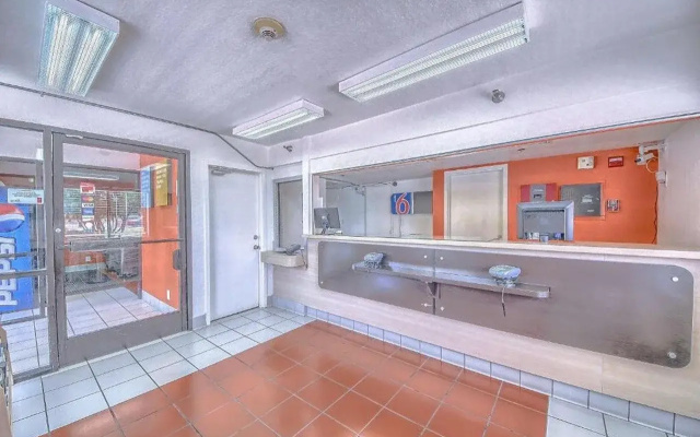 Motel 6 San Antonio, TX - Fiesta