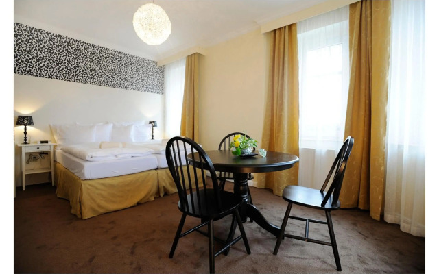 Pytloun Design Self Check-in Hotel