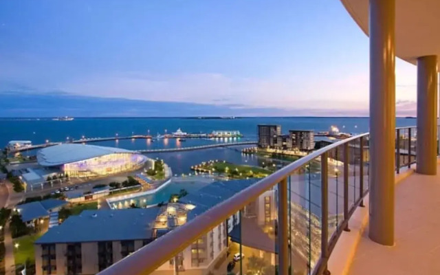 Zenlux 4BR Waterfront Penthouse Pad 270 Panoroma