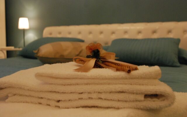 Costantino Primo Holiday