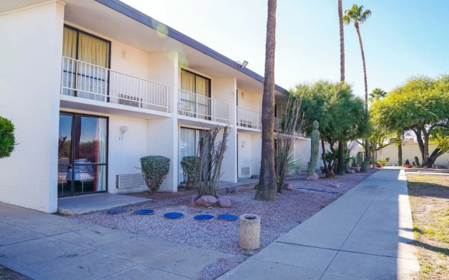 Ocotillo Apartments & Hotel