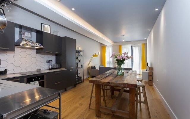 1 Bedroom Converted Warehouse In Stoke Newington