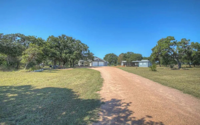 Grey Haus Casita-peaceful Hill Country Views!