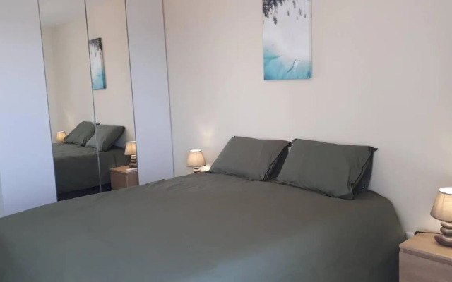 T2 avec balcon tout équipé 300m marché central