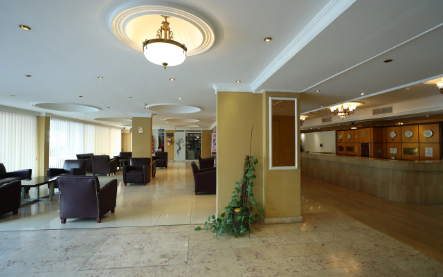 OYO 112 Semiramis Hotel