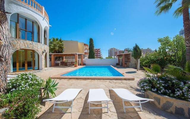 Villa - 4 Bedrooms with Pool and WiFi - 106398