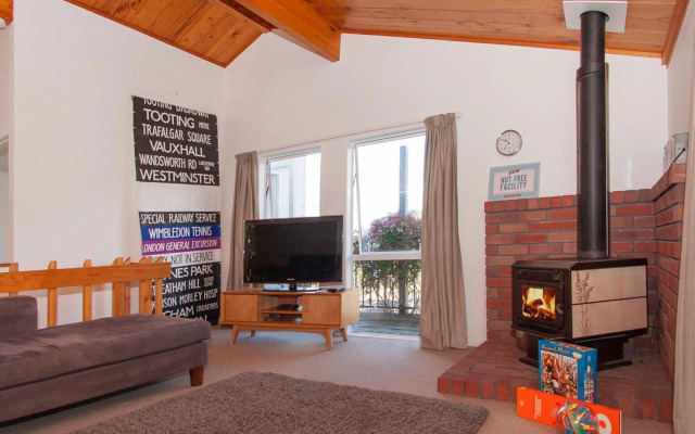 Perfect on Pleasant - Pauanui Holiday Home