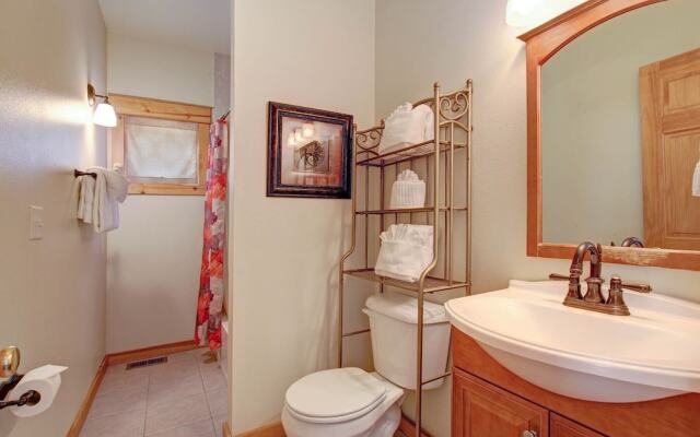 Nisa Mountain 36 2 Bedroom Condo by RedAwning