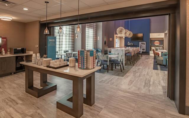 Hampton Inn & Suites Dallas/Plano Central