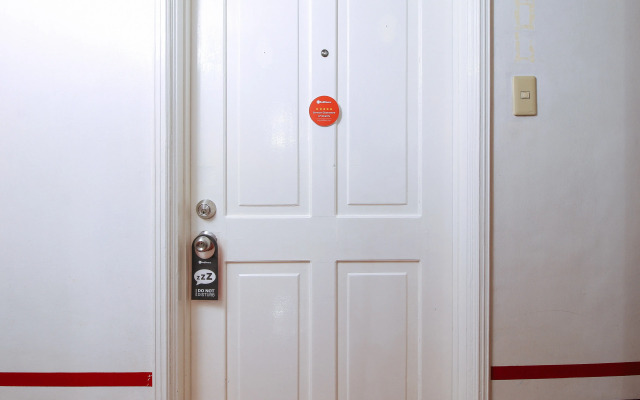 RedDoorz @ The Providence Tower - Vaccinated Staff