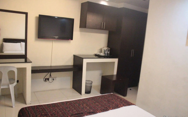 OYO 114 One Liberty Hotel
