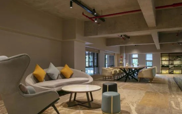 Maytour Hotel(Leather City Yintai City Store)