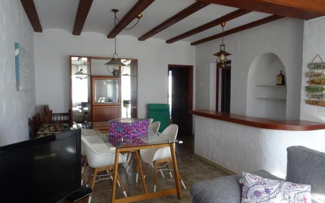 Villa at seafront with private garden-655