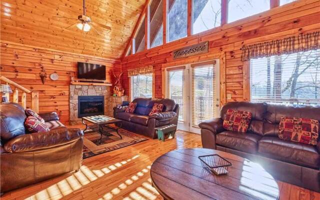 Smoky Mountain Retreat - Five Bedroom Cabin