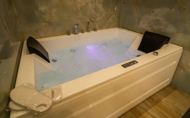 Sensoria Naxos Suites