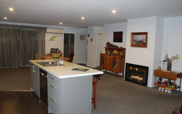 Mackenzie Apartments & Suites