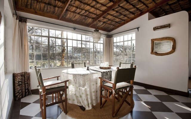 Hatari Lodge