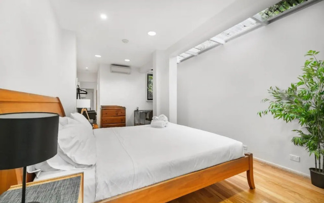 Comfy Darlinghurst Retreat