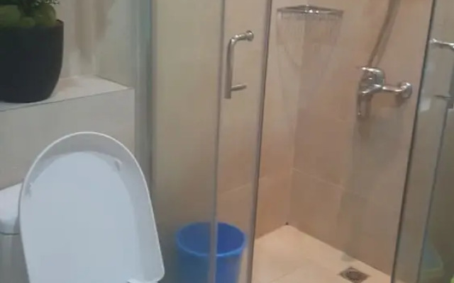 Happy Suites at Knightsbridge Res Makati