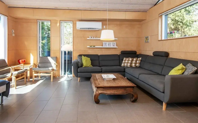12 Person Holiday Home in Logstor-by Traum