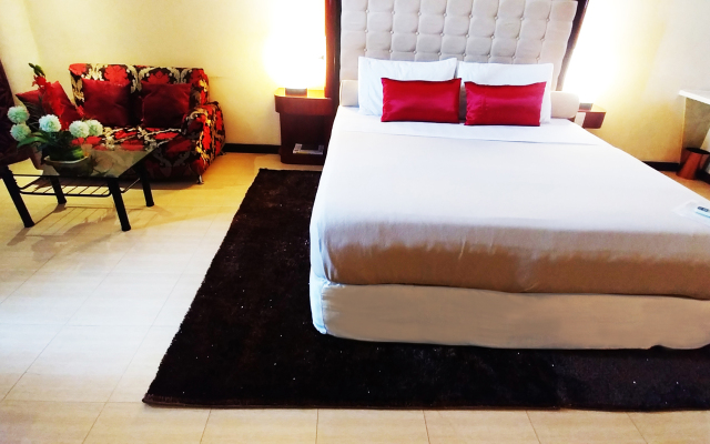 Dulcinea Hotel and Suites