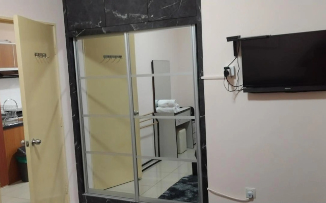 SG Resort Residence, studio, sea & pool view, high level unit – Guest Rooms – Balok