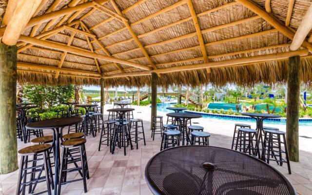 Stunning Lakeview Townhome w/ Private Pool!