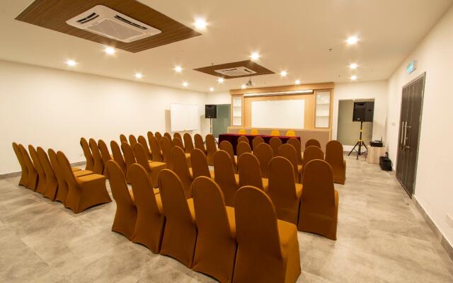 AZ Hotel & Serviced Apartments