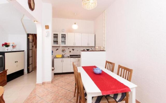 Apartment Knez 1 - 50m from beach