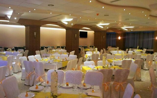Ararat Hotel