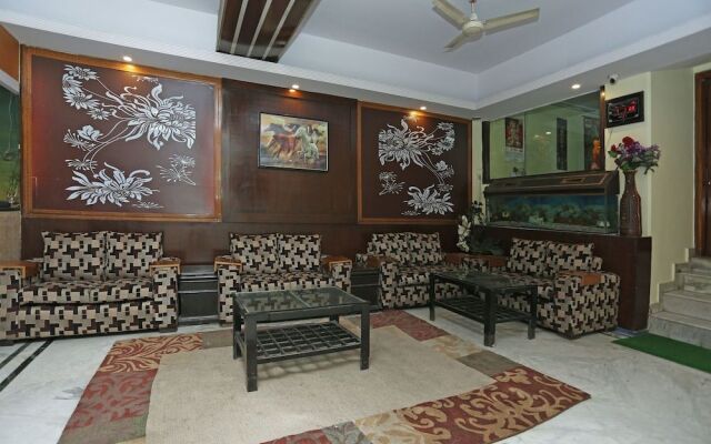 OYO 14674 Hotel Raj Mahal Inn