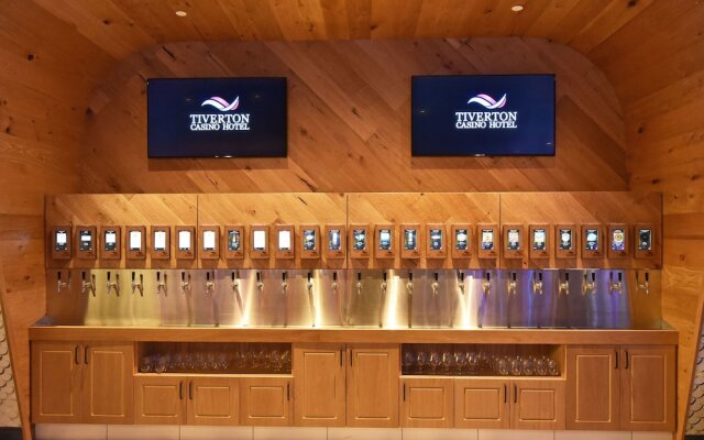 Tiverton Casino Hotel