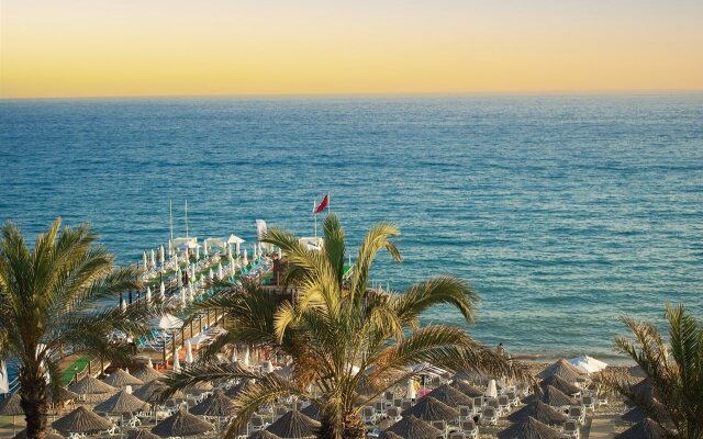 Quattro Beach Spa & Resort Hotel