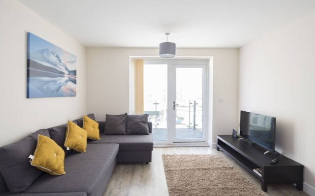 The Pier Apartment 2 With Balcony and Parking