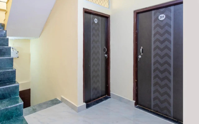 OYO 27817 Hotel Decision