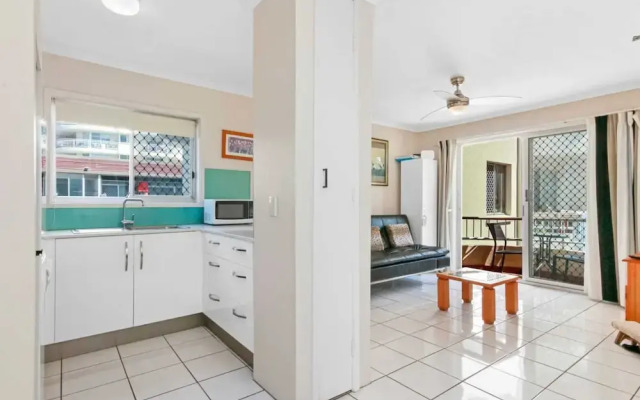 Superb 1 Bedroom Apartment Near the Beach