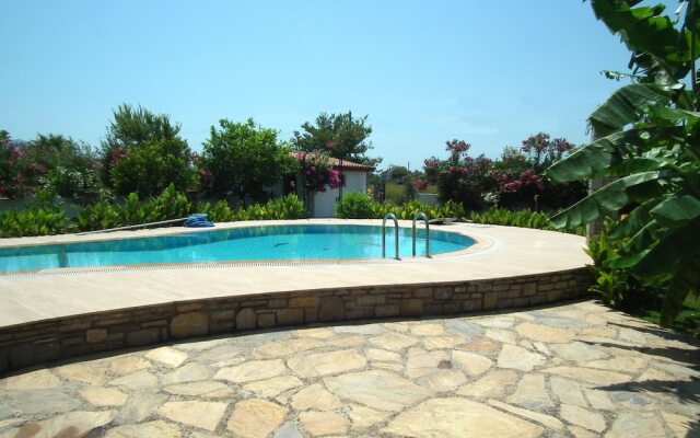Iris Villa