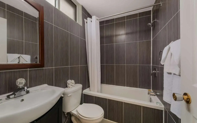 Knights Inn Burlington, ON